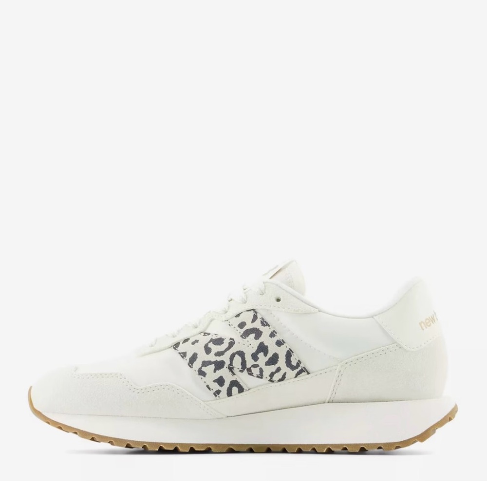 NIB New Balance Women’s 237 White Leopard Shoes 9.5 - Authentic Trending - Picture 4 of 5